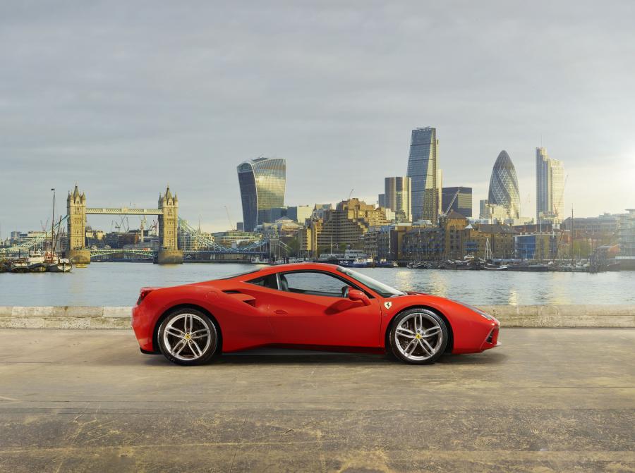  Ferrari 488 GTB 2015 года  (фото 15 из 31)
